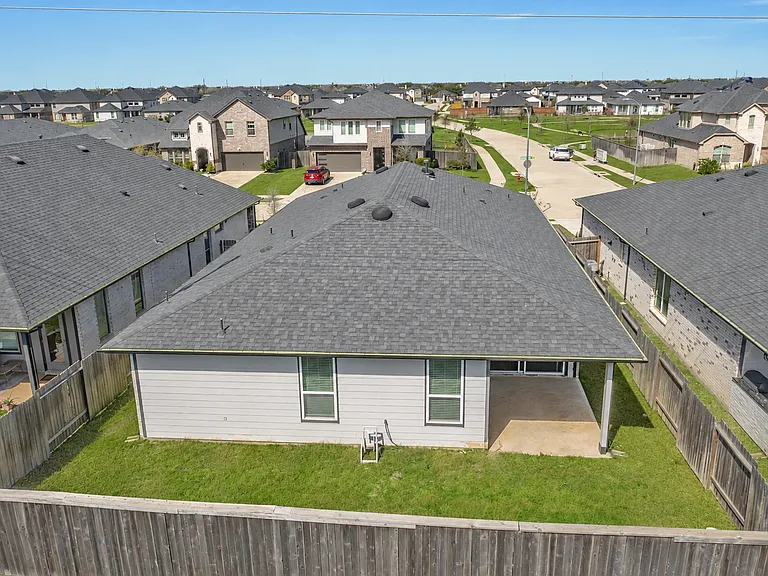 28503 Hannahs Harbor Ln — Photo 5