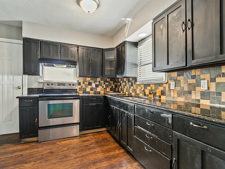 3422 W Jefferson Blvd — Photo 12