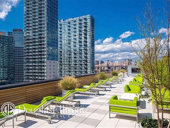 4th image of 4545 Center Blvd APT 3719
