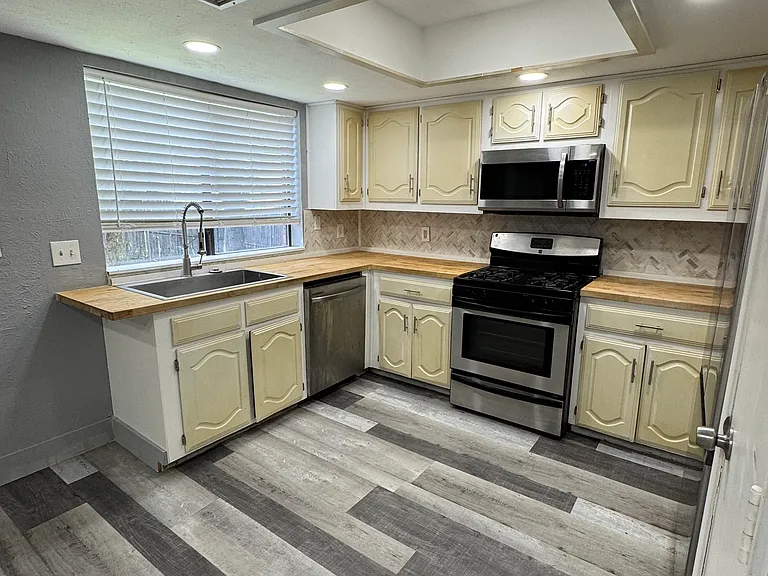 504 E Beltline Rd #A — Photo 8