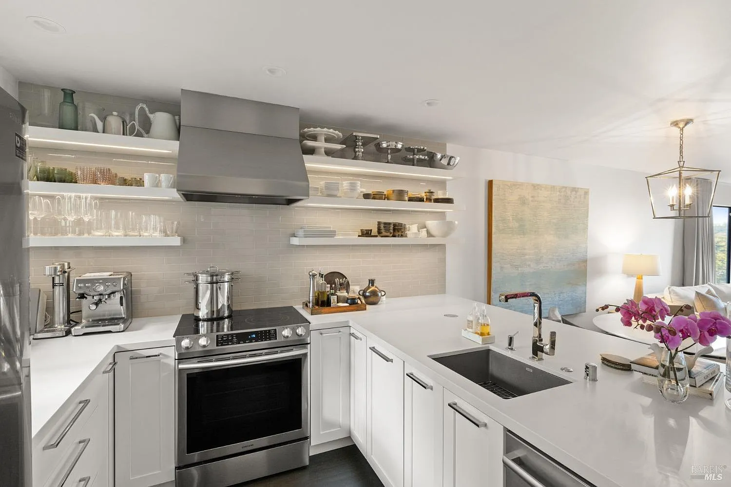 817 Via Casitas photo 1