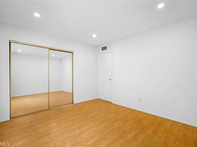 330 Pioneer Dr #7 — Photo 13