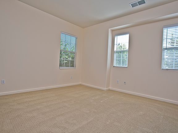 4th image of 641 W Esplanade Dr