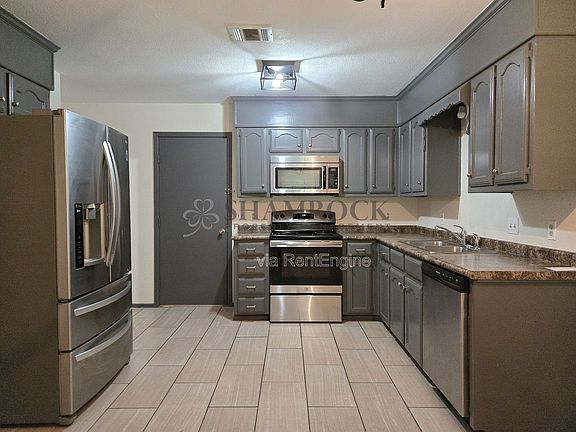 4th image of 2202 Kirby Lee St