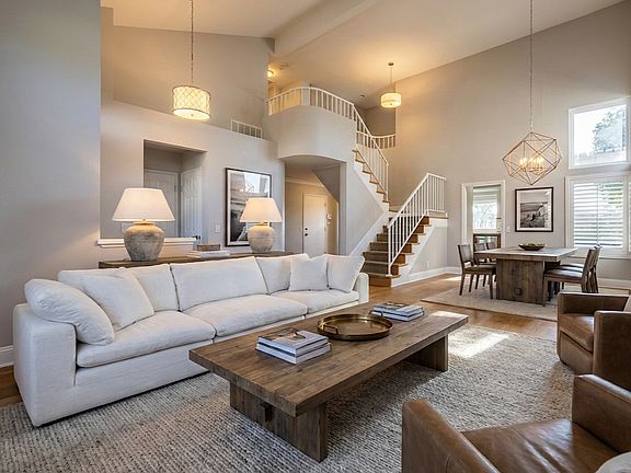 2nd image of 29481 Pointe Royale