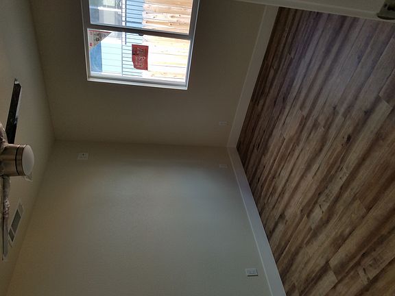 5th image of 682 S 10th St