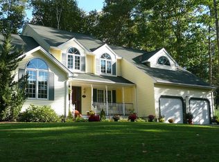 142 Meadow View Ln, East Brookfield, MA 01515
