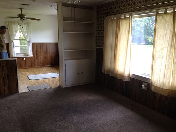 5th image of 401 Hickory St