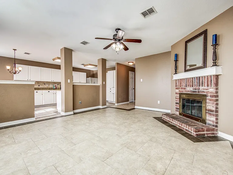 1600 Wynfield Dr — Photo 2