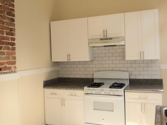4th image of 2608 Constance St