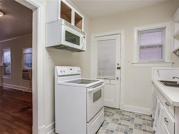 4th image of 4129 Lovers Ln