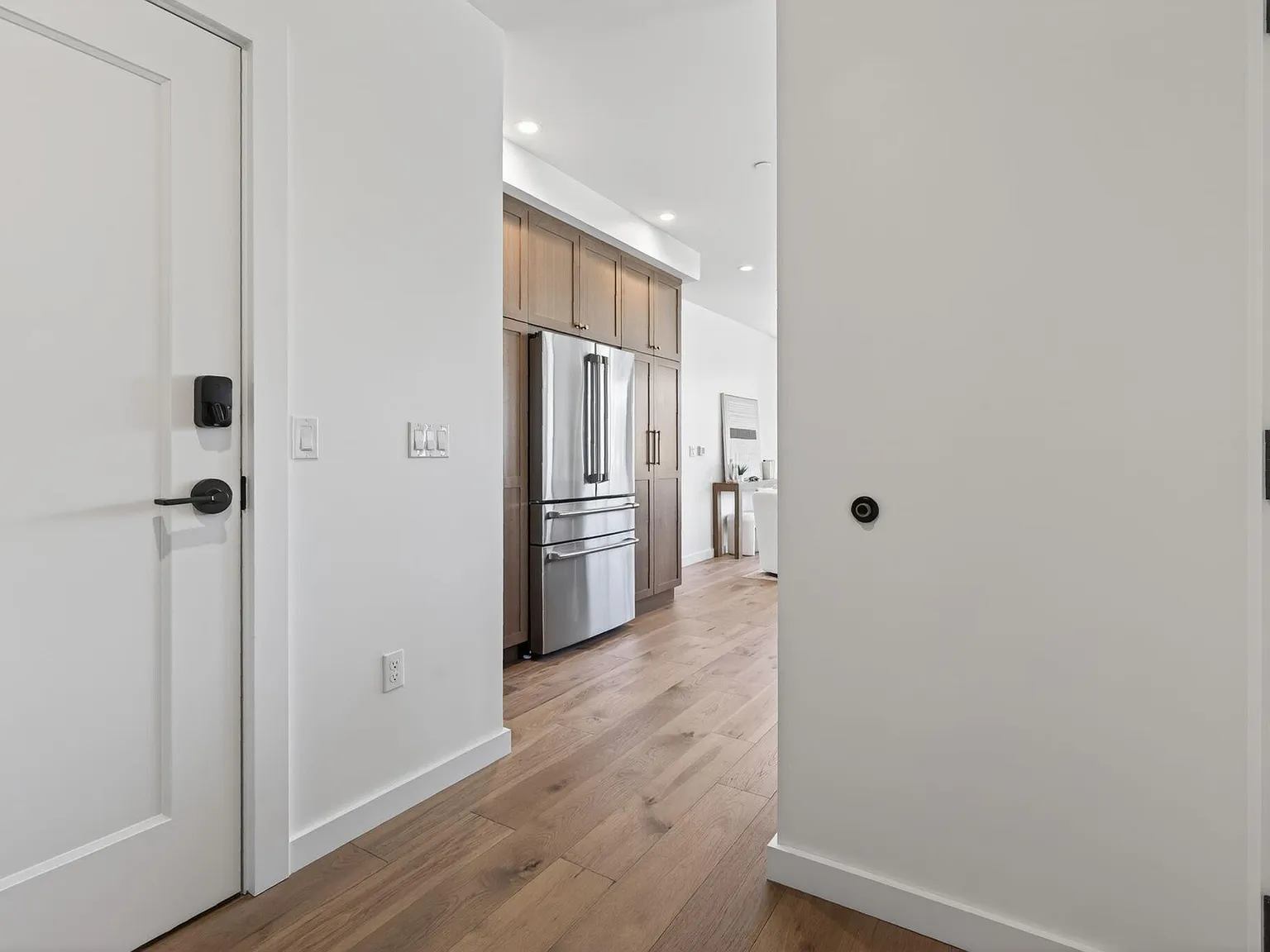 2 bed, 1069 sqft, $4,500 — Photo 3