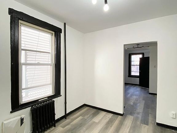 5th image of 144 Clendenny Ave #2B