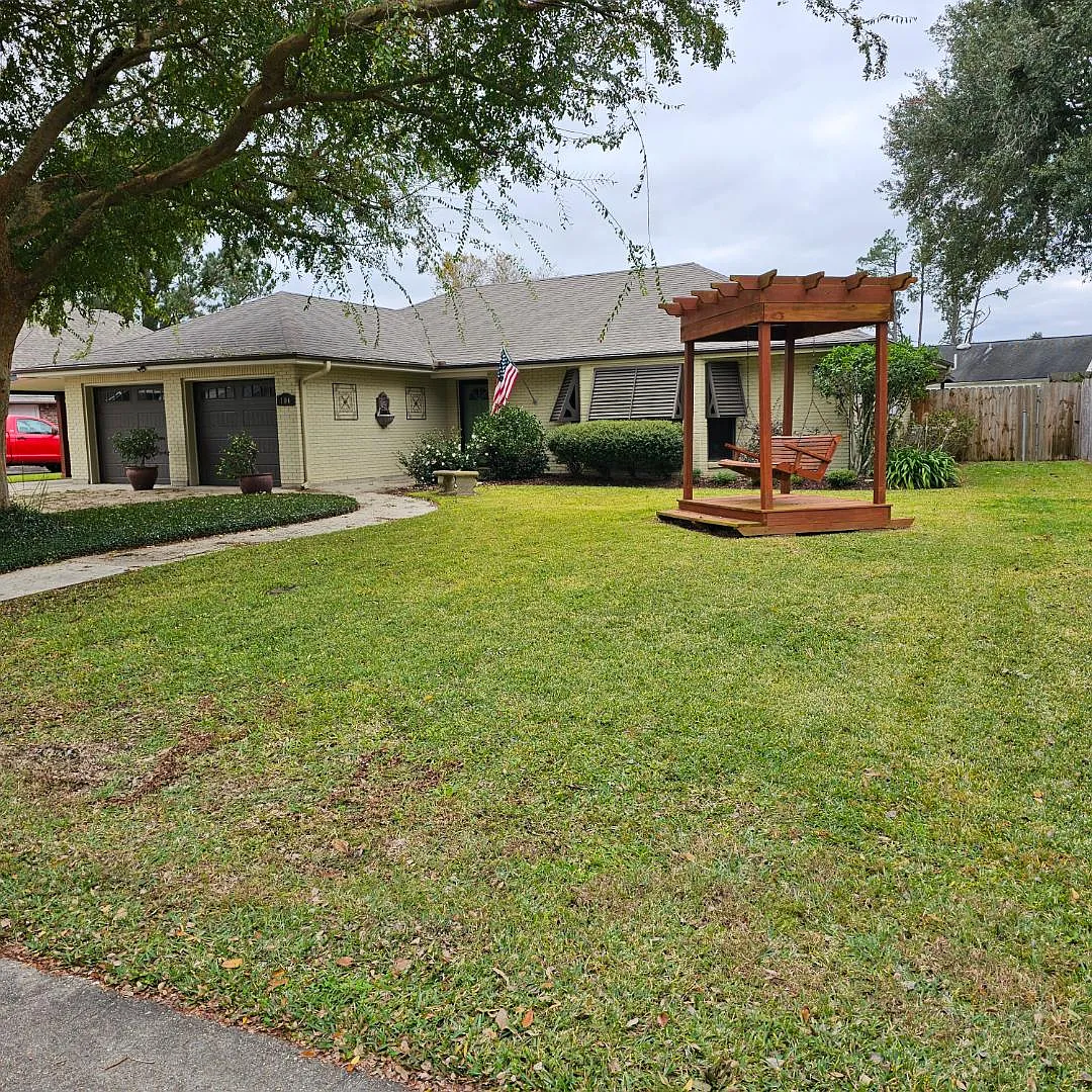 106 E Garden Dr — Photo 2
