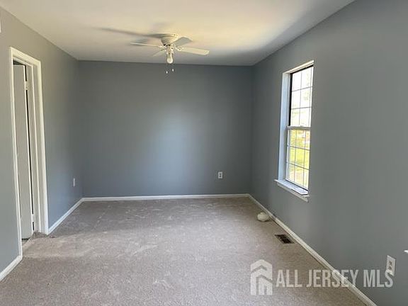 3rd image of 22 Anderson Ct