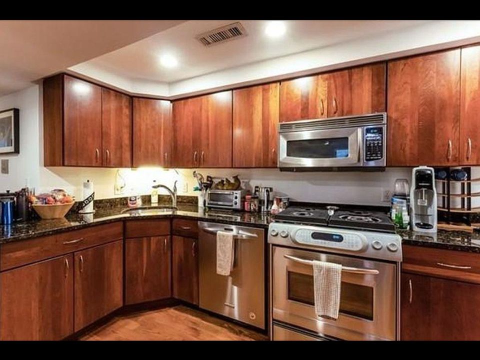1st image of 515 Green St APT 6