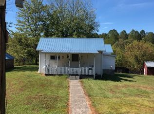 103 Triplett Rd, Branchland, WV 25506