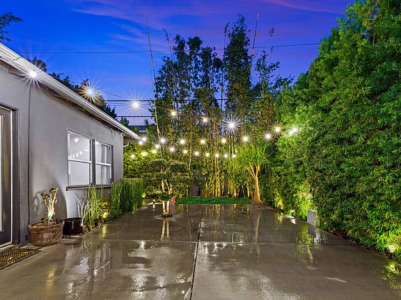 5th image of 2250 S Carmelina Ave #1/2