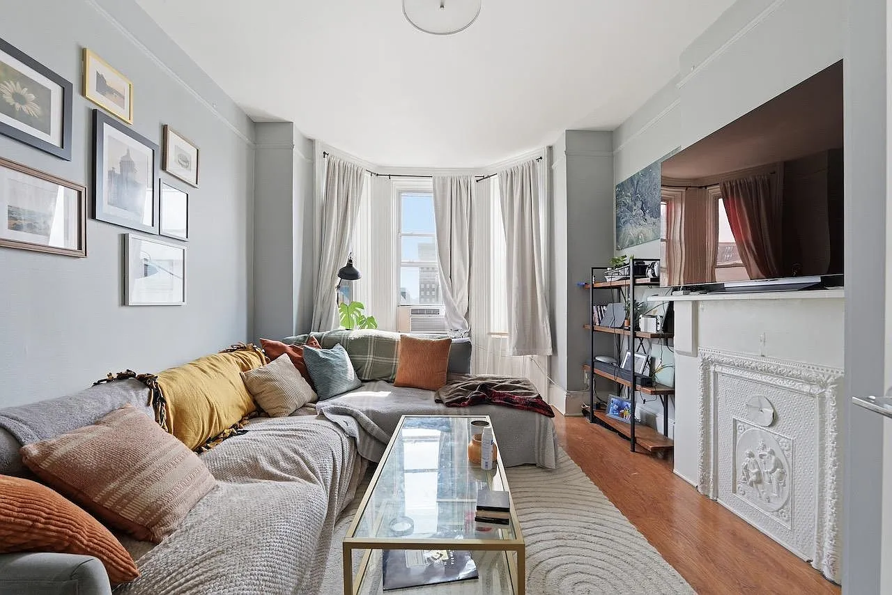 2 bed, 1.0 bath, $3,200 — Photo 1