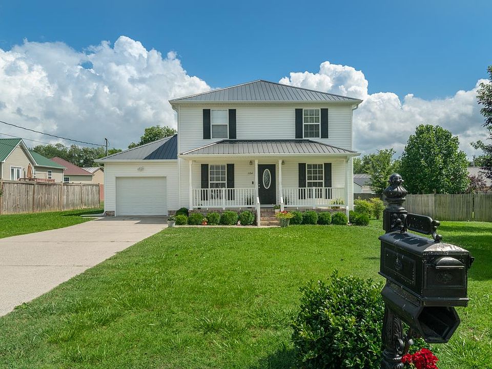 1st image of 104 Twin Oaks Dr