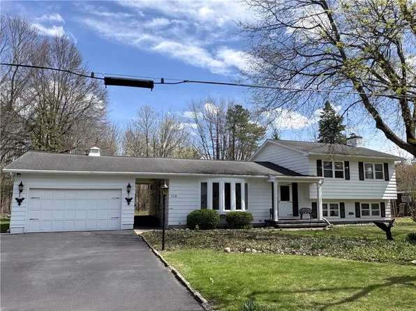 114 Norris Dr, Waterloo, NY 13165