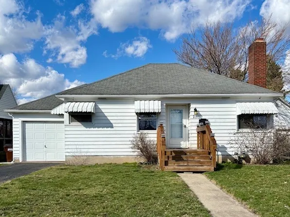 21 W Emerson Ave, Fairborn, OH 45324