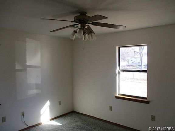 5th image of 209 N G St