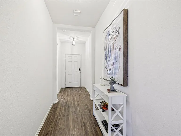 138 George Kimble Cv — Photo 4