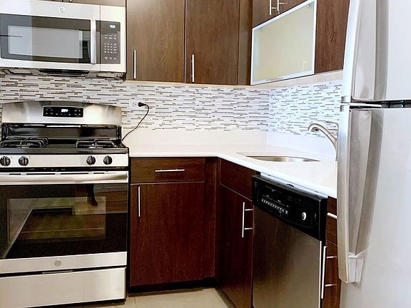 4th image of 300 Mercer St APT 27A