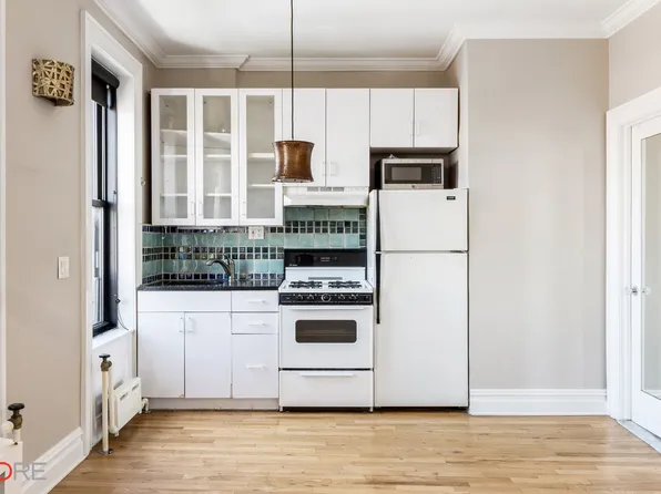 96 Perry Street image 3 of 14