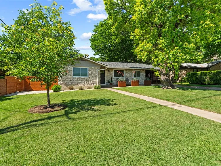 3207 Carol Ann Dr — Photo 1