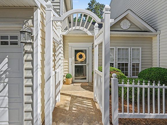 5th image of 10624 Edmundson Ave