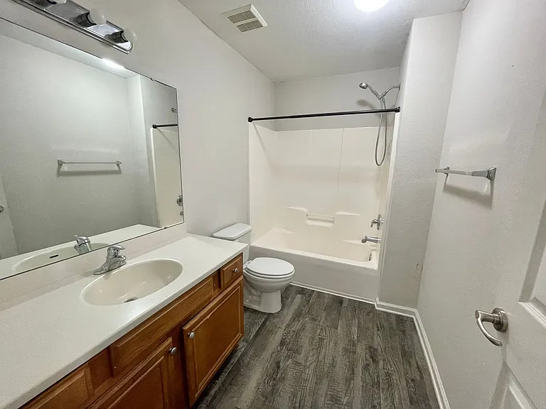 1320 Hendrix Rd — Photo 6