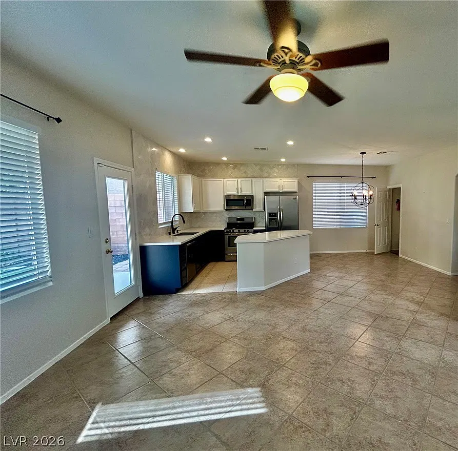 3 bed, 2.5 bath, 1568 sqft, $2,000 — Photo 3