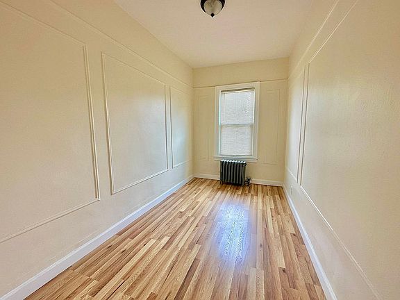 4th image of 36-04 Crescent St #1