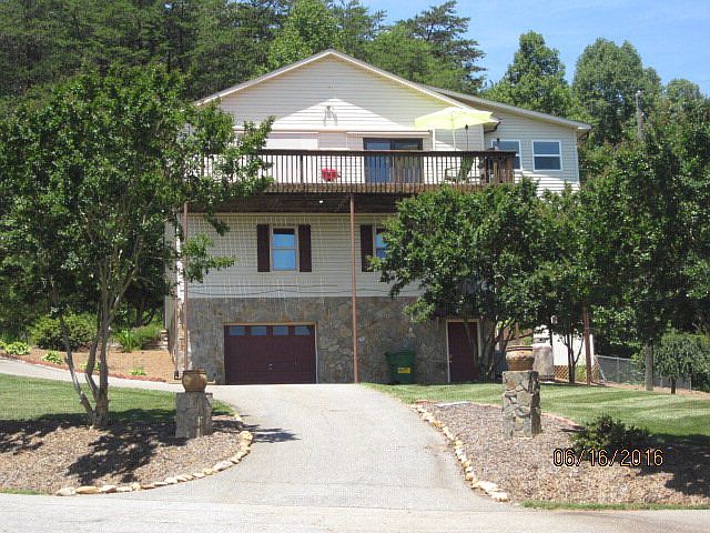 1st image of 371 Blue Heron Ln