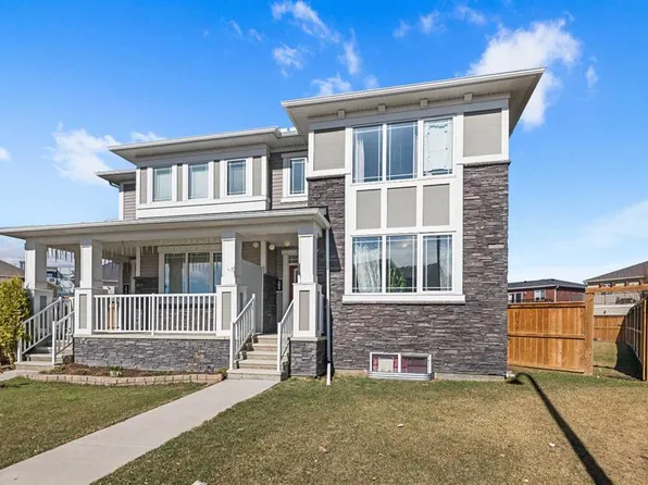 295 S Carrington Cir NW, Calgary, AB T3P 0Y6