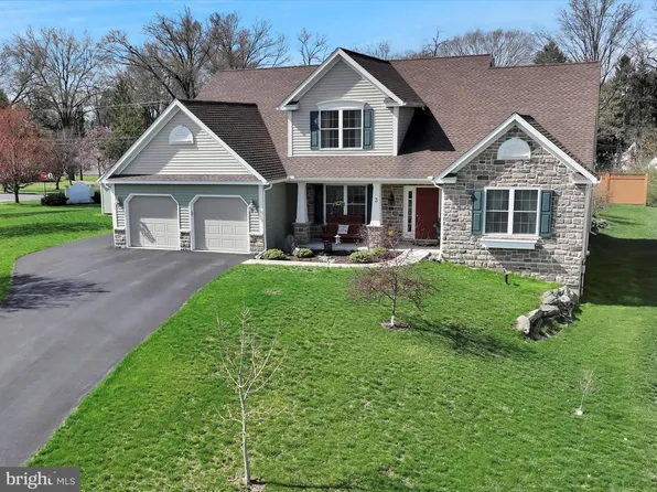 3 Chamberlain Ln, Millersville, PA 17551