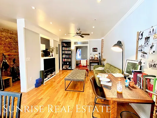 Rented by Sunrise Real Estate | media 13