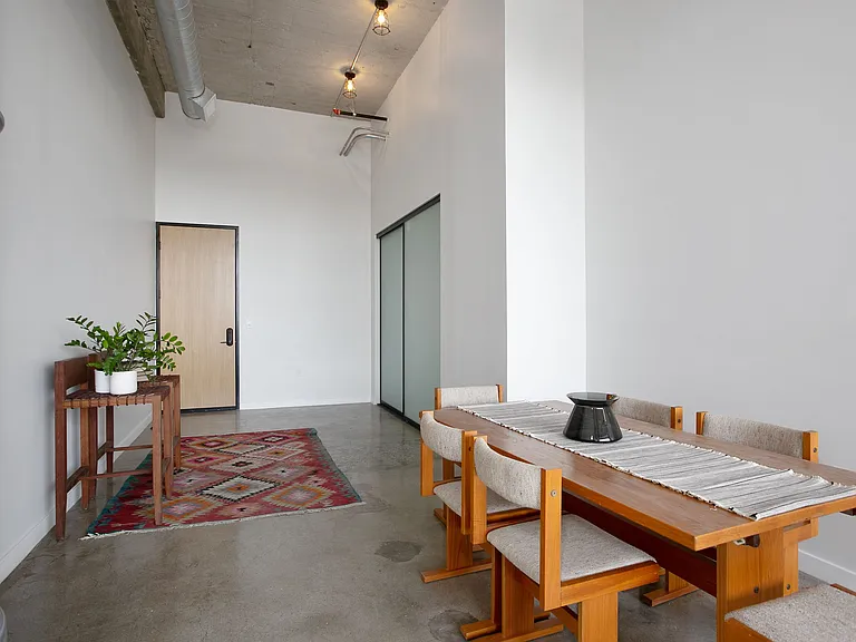 The Walnut Building — Photo 2