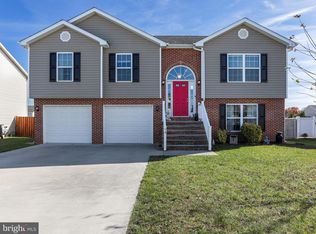 74 Lahaye Dr, Martinsburg, WV 25405