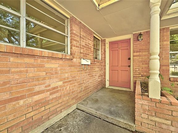 3rd image of 1806 Kingwood Cv