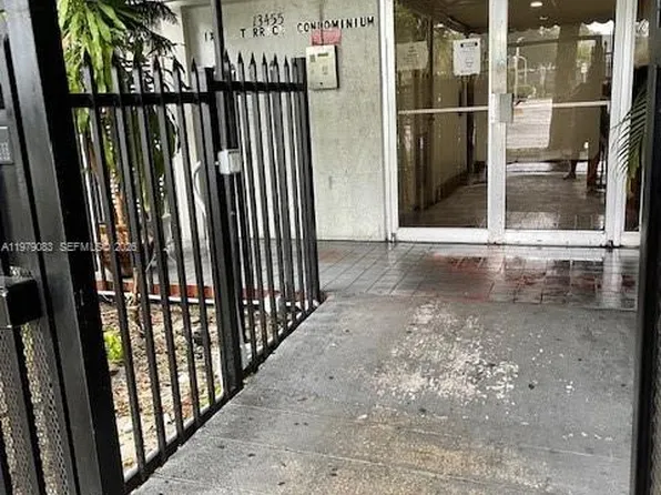 13455 NE 10th Ave APT 405, North Miami, FL 33161
