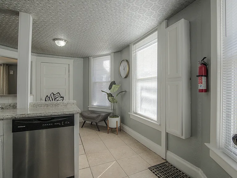 4416 Terrace St #1 — Photo 10