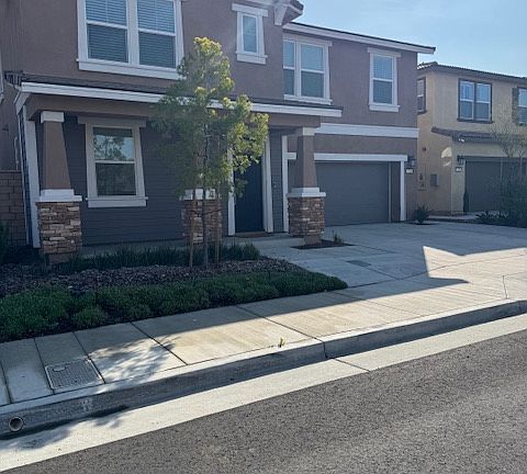 2nd image of 1728 Sunny Heights Ln