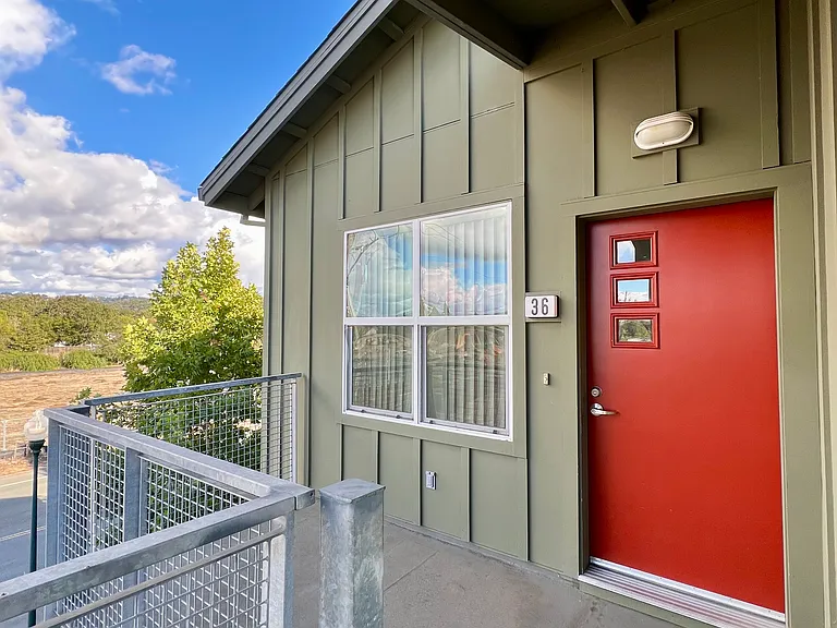 Esposti Park Apartments — Photo 9