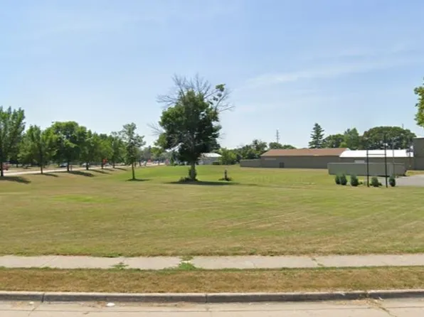 3030 N Water St, Bay City, MI 48708