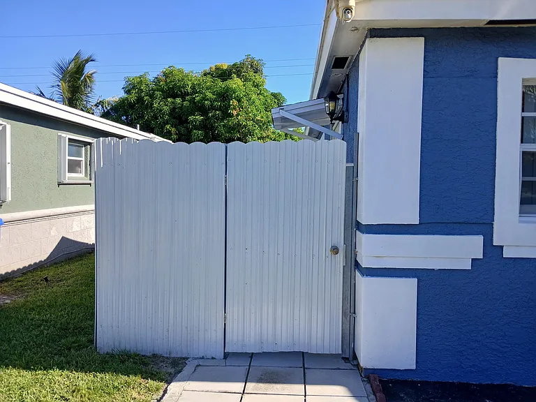7530 Shalimar St — Photo 2