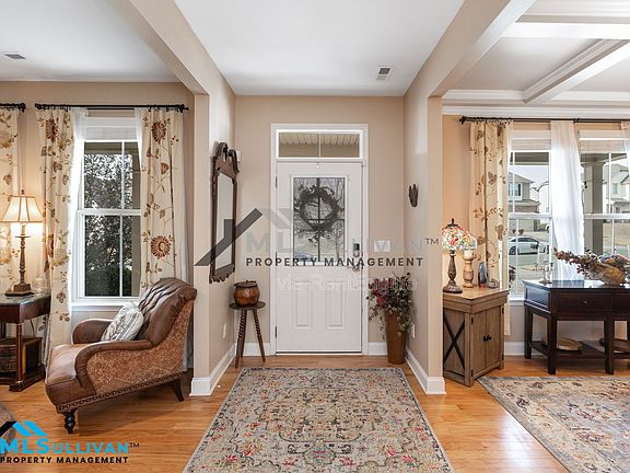 5th image of 913 Beech Glen Dr