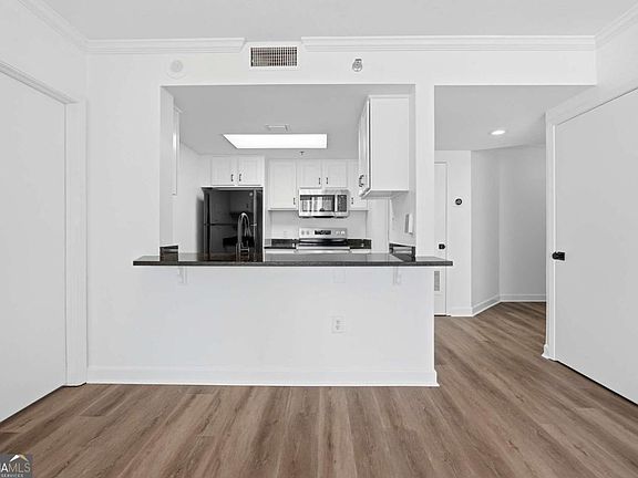 5th image of 1280 W Peachtree St NW APT 1412